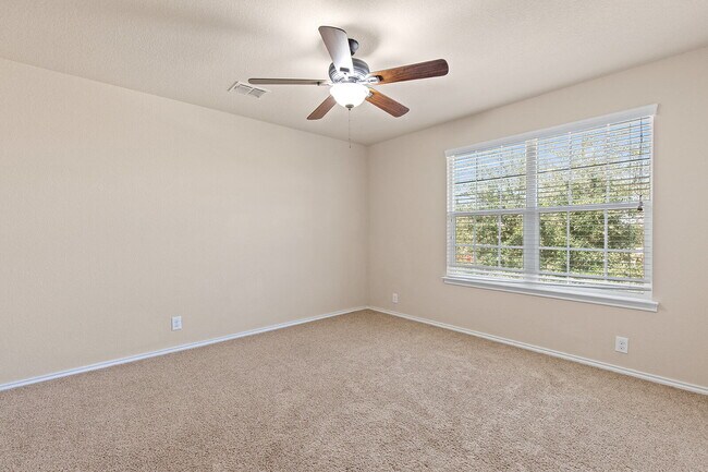 Building Photo - "Spacious 4-Bedroom Retreat in Schertz wit...