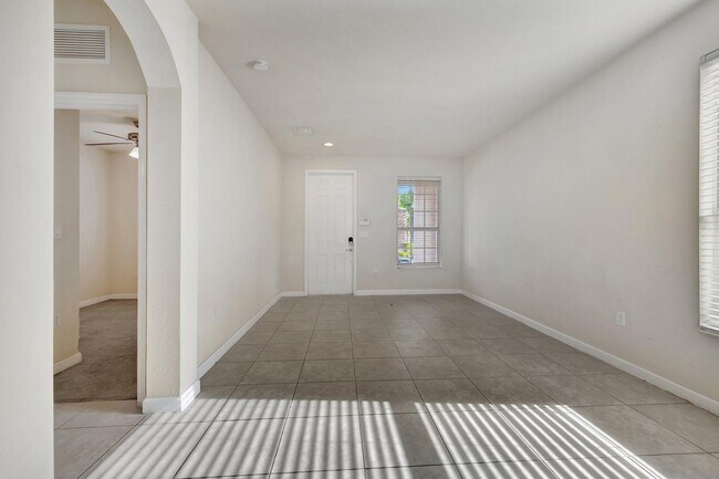 Building Photo - 9480 SW 171st Ct