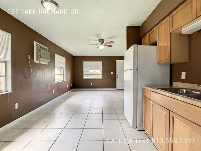 Building Photo - 137 Lake Rachard Dr