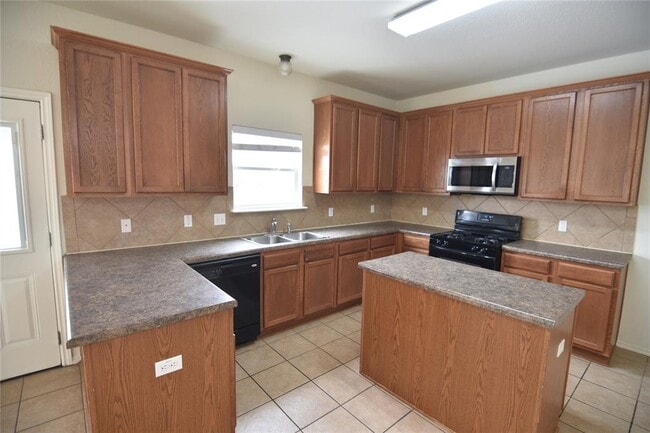 Building Photo - 2413 Rachel Ct