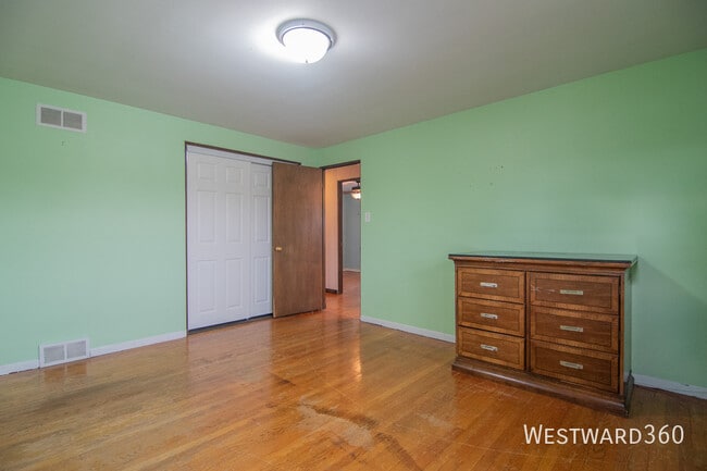 Building Photo - 2631 W 84th Pl