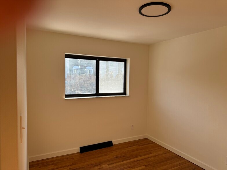 Building Photo - 3948 Brittany Cir