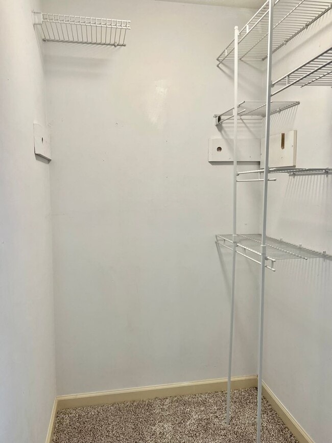 Building Photo - AVAILABLE NOW! 3 Bedroom, 2 Bath Home off Needmore Road