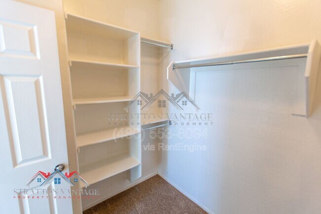 Building Photo - 9136 W Meadow Dr
