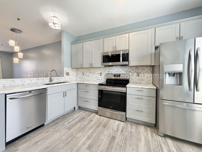 Building Photo - Rare and Modern Downtown Southfield Condo with 3 Beds, 2.5 Baths + 2-Car Garage