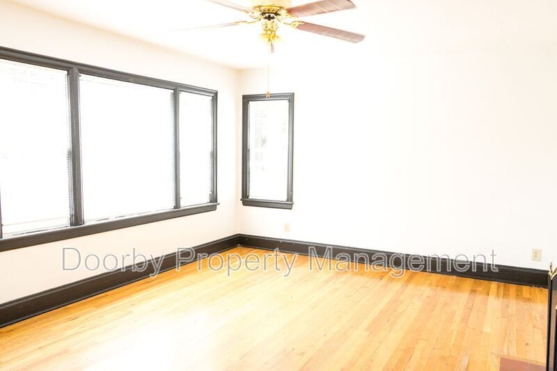 Building Photo - 219 Sequoia Dr