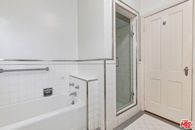 Building Photo - 441 1/2 S Palm Dr