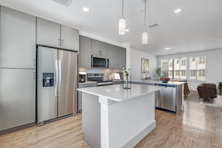 Primary Photo - Victoria Row