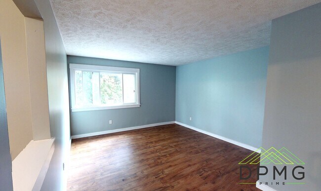 Building Photo - 326 E Hillsdale St