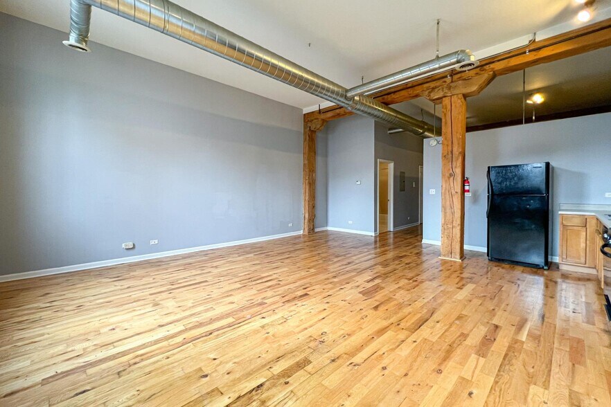 Building Photo - 1822 S Bishop St