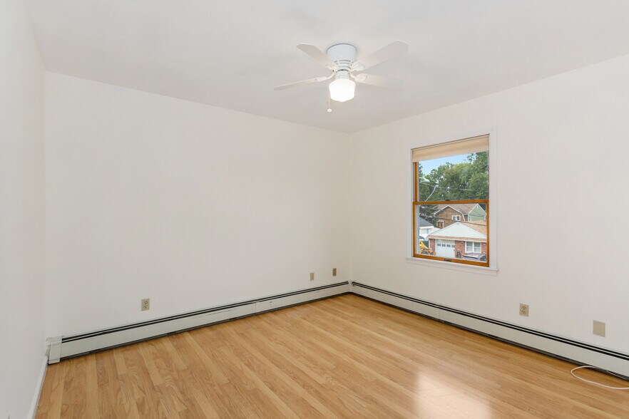 Building Photo - 130 N 7th St