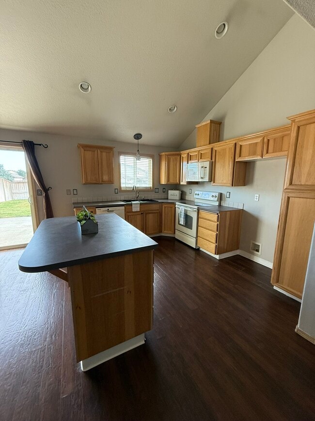 Building Photo - Taft Drive