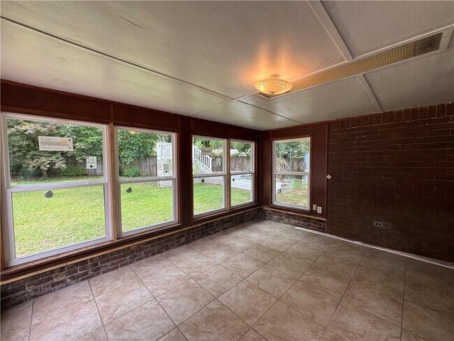 Building Photo - 1054 Gallen Ct