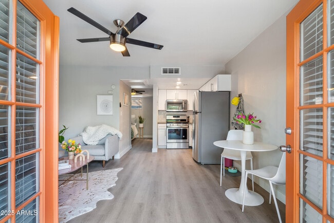 Primary Photo - 4025 N 40th St