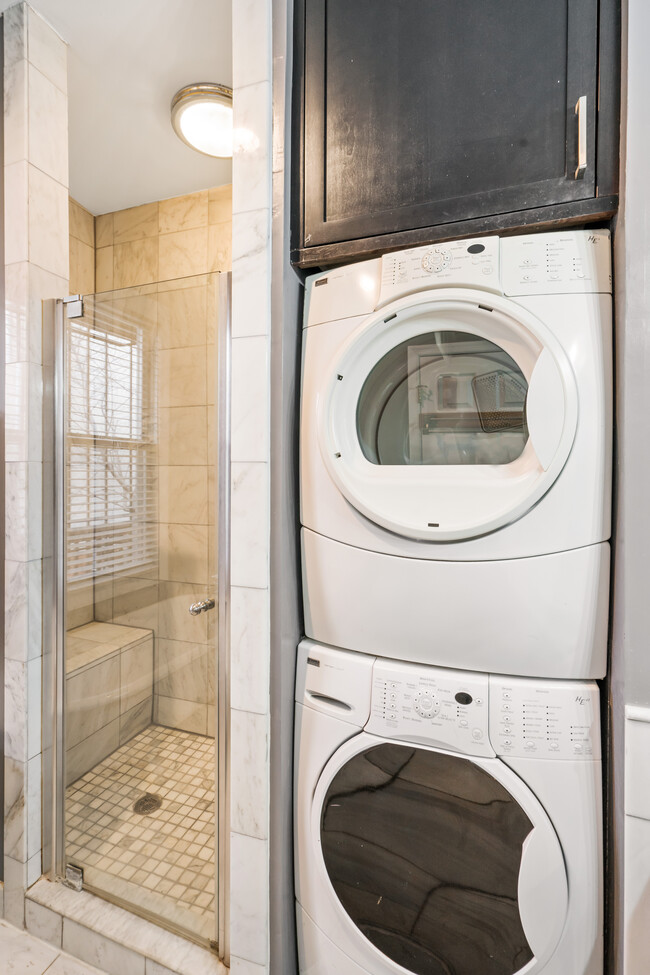 Master bath with HE laundry - 1208 Constitution Ave NE