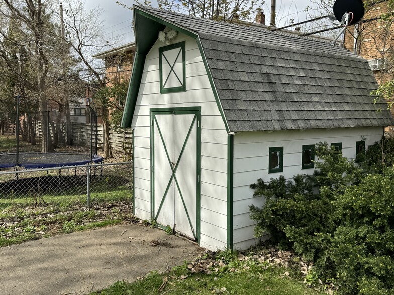 Building Photo - 6324 Pillsbury Ave S