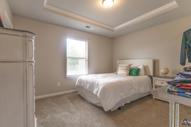 Building Photo - 202 Warhawk Dr