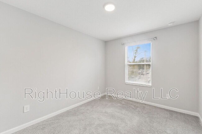 Building Photo - 212 Beautyberry Ln