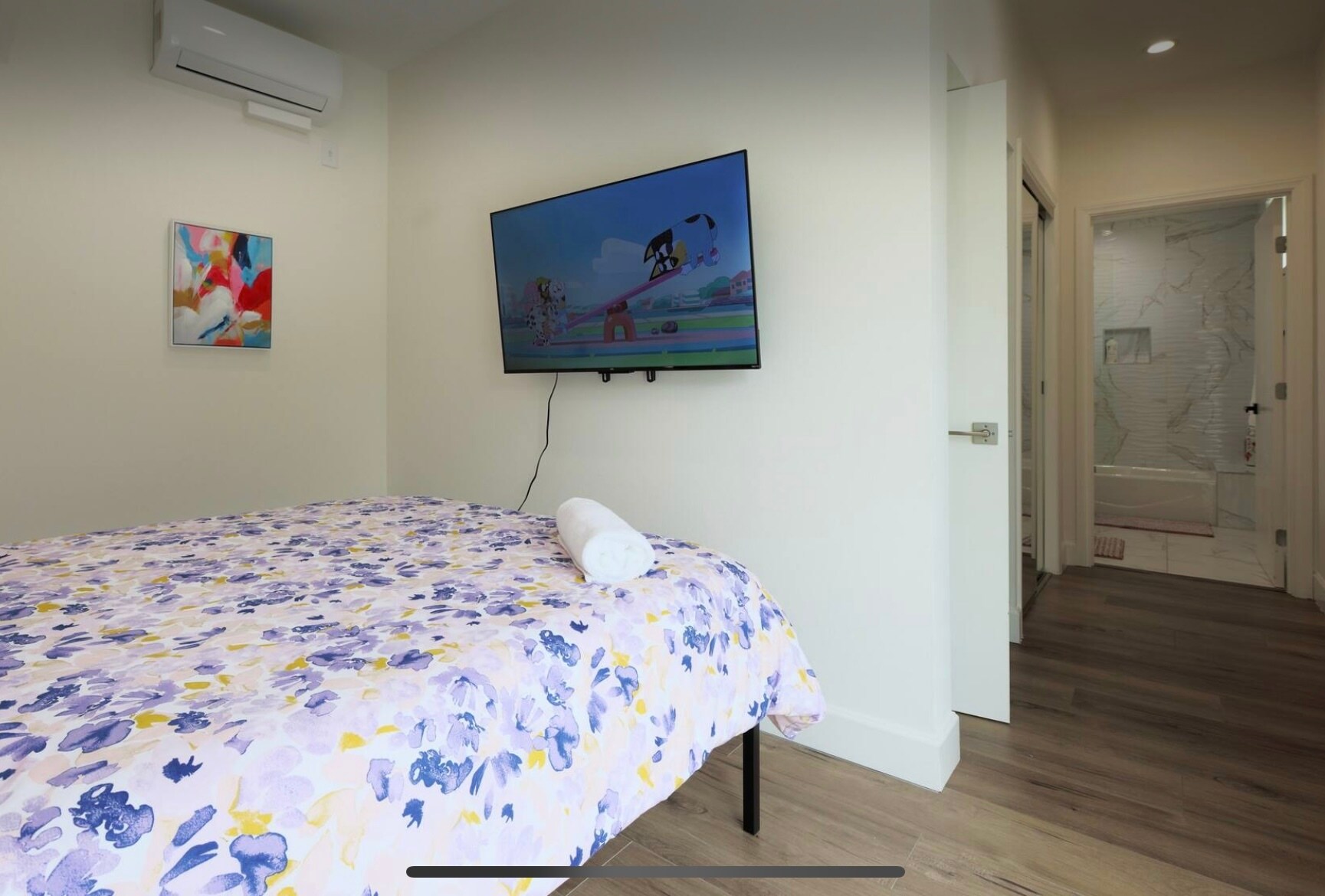 Building Photo - 2806 S Palm Grove Ave