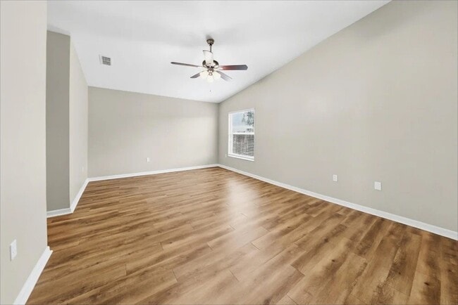 Building Photo - 2806 Cedaridge Dr