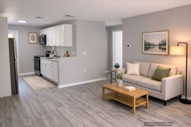 Building Photo - Newly Renovated 2 Bedroom Duplex in Maitland Available Now! Modern Finishes!