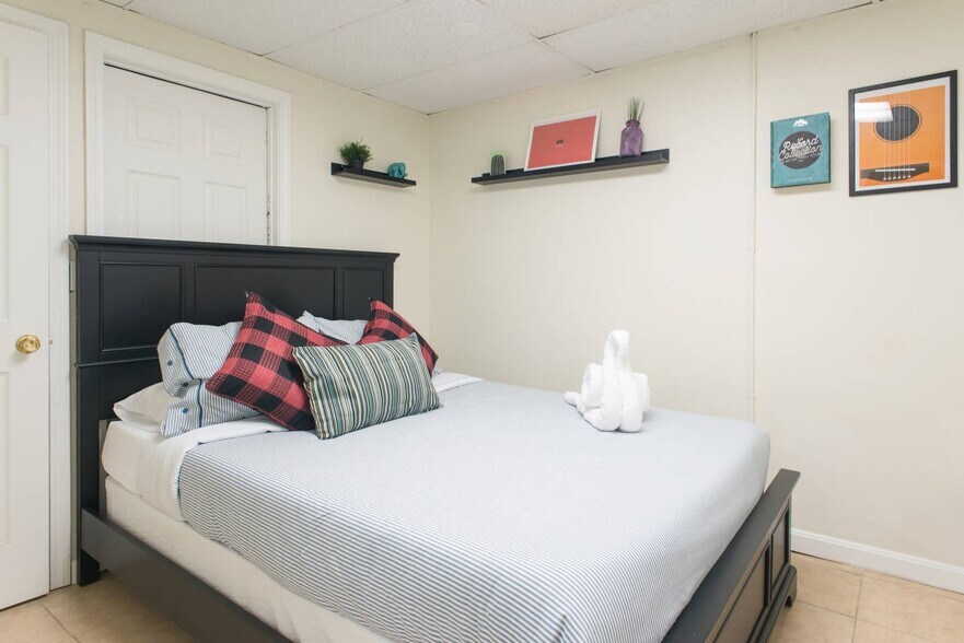 Building Photo - 43 Bay State Rd