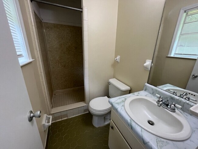 Building Photo - Renovated 3 Bedroom 2 Bath Home for Rent!!