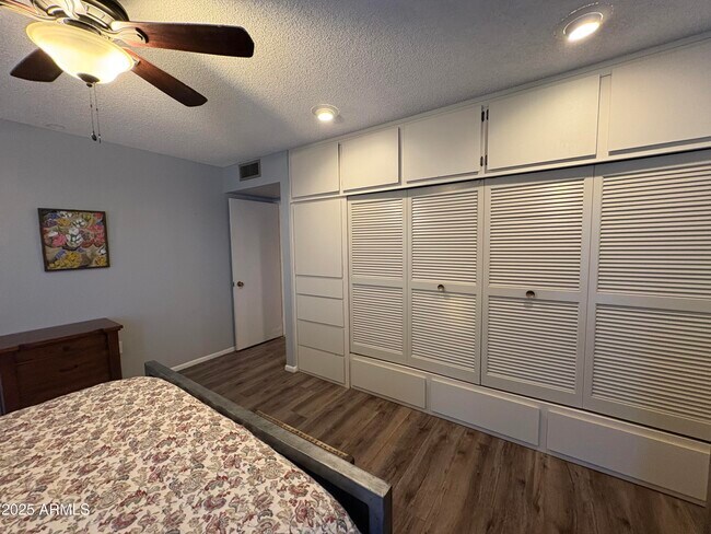 Building Photo - 16425 N Orchard Hills Dr