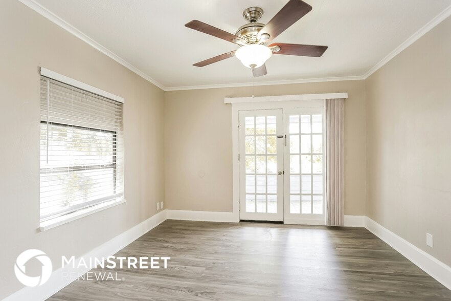 Building Photo - 4010 1st Ave S