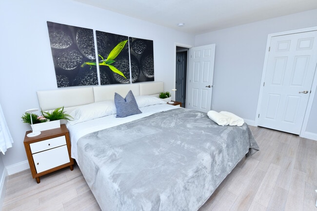 Building Photo - PR 06