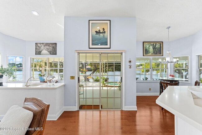 Building Photo - 662 Rossmoor Cir