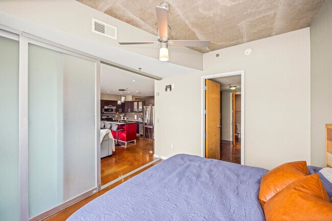 Building Photo - 600 12th Ave S