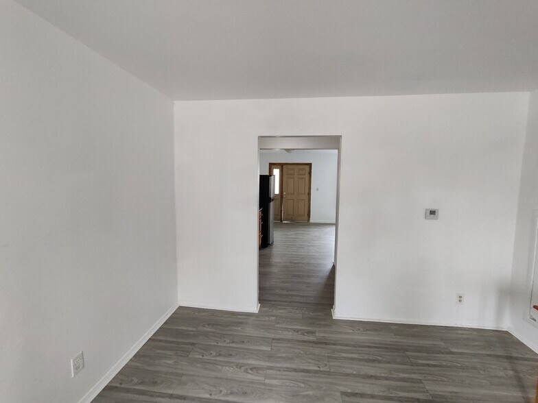 Building Photo - 161 N Ohio St