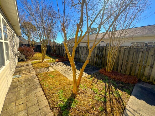 Building Photo - COMING SOON! 3 BR/2bath/Carport/Fenced Yard/ No carpet Odgen location. One level home, Beautiful ...