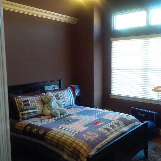Building Photo - 3677 Hearthstone Dr