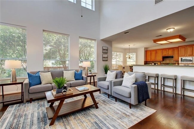 Building Photo - 1549 Homewood Cir