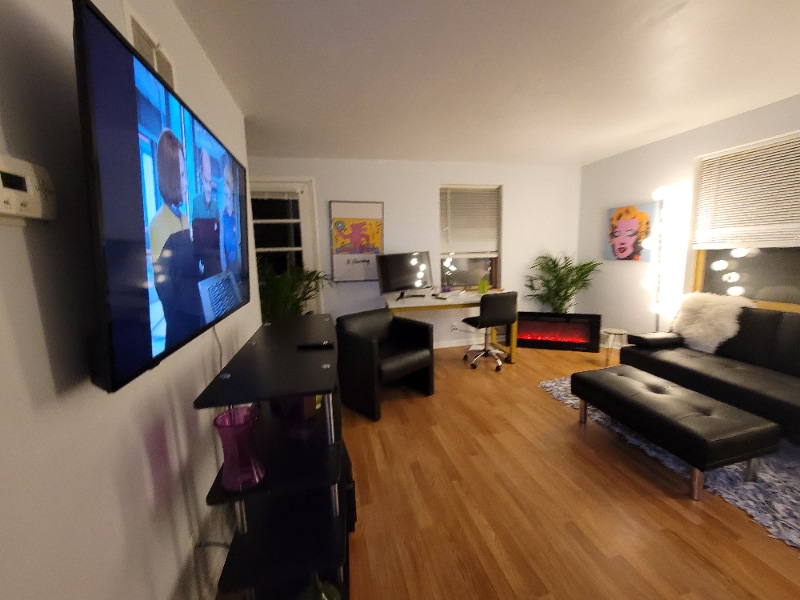 Building Photo - 3411 S Howell Ave