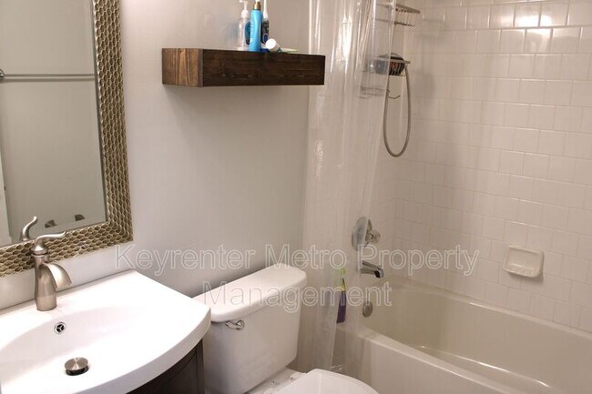 Building Photo - 9900 Prince Royal Pl