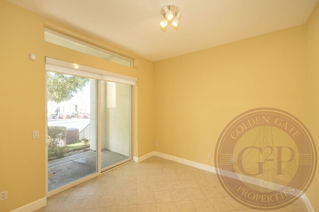 Building Photo - Sunset - 3 BR, 3.5 BA Townhouse 2,225 Sq. ...