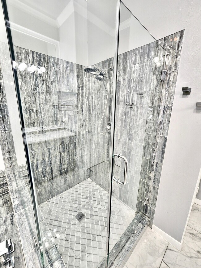 Building Photo - 32 Waugh Dr