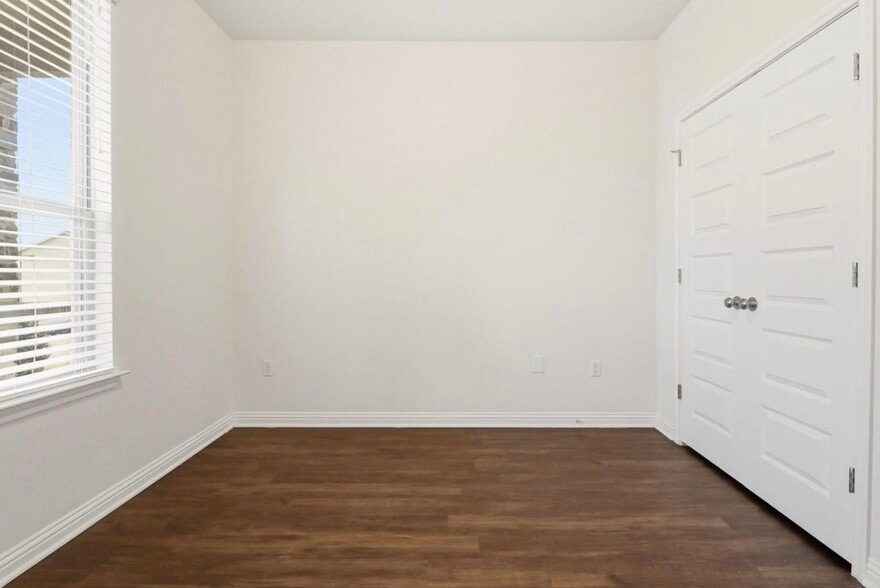 Building Photo - 5701 Gerard Dr