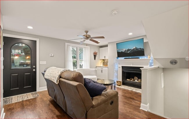 Building Photo - 7324 Shellburne Dr