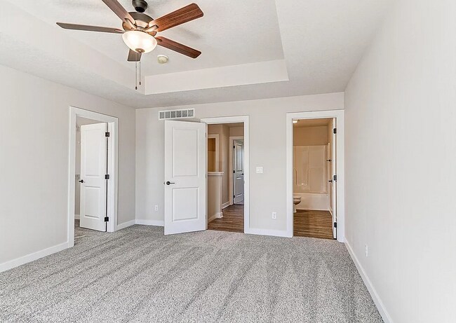 Building Photo - 6941 Holly Ct