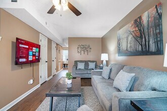 Building Photo - Hope’s Place | Cozy 2BR Condo Near Fort Campbell