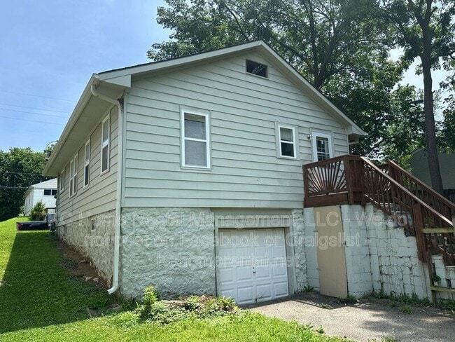 Building Photo - 4116 Springfield St