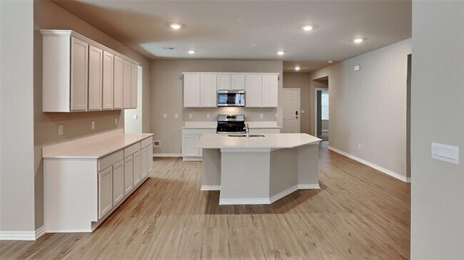 Building Photo - 2904 Campfire Dr