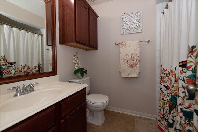 Building Photo - 1914 Lakeside Xing