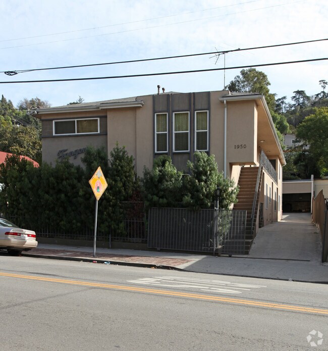 Primary Photo - 1950 Echo Park Ave