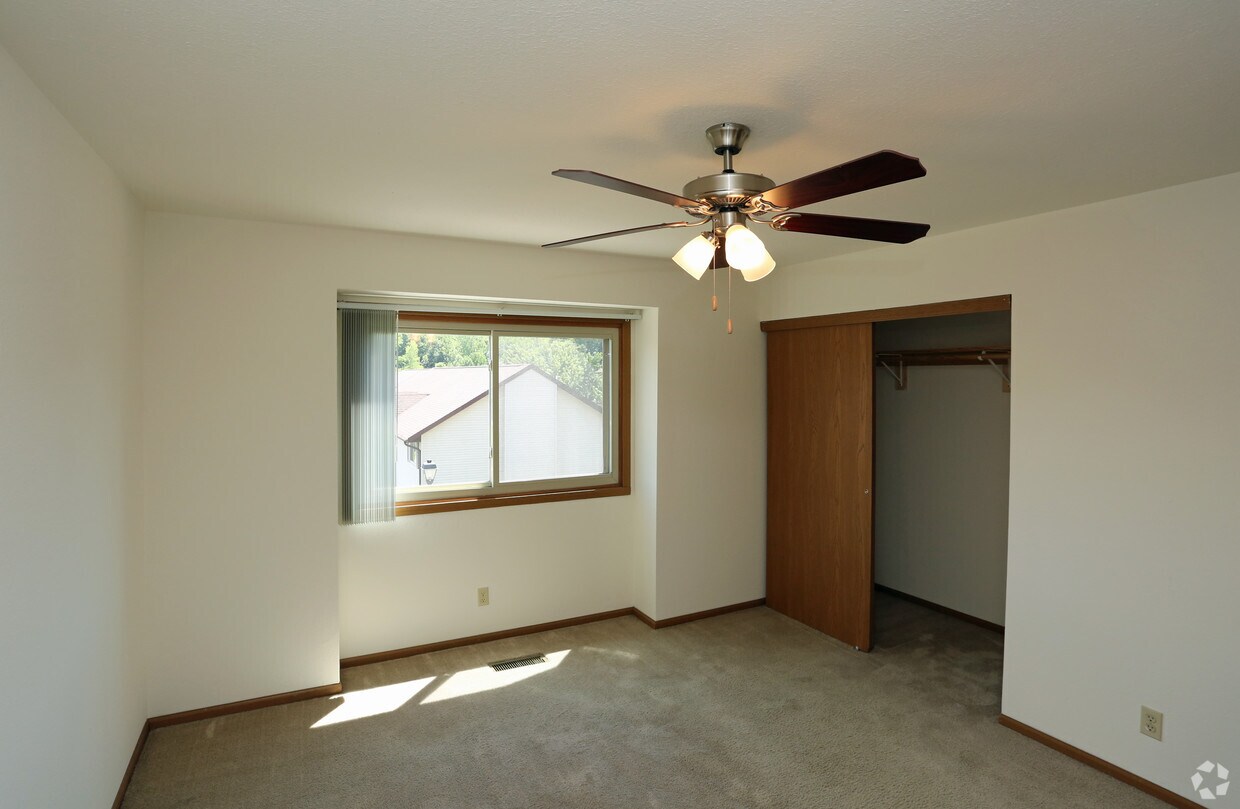 Summit Lake Apartments Townhomes Hartland