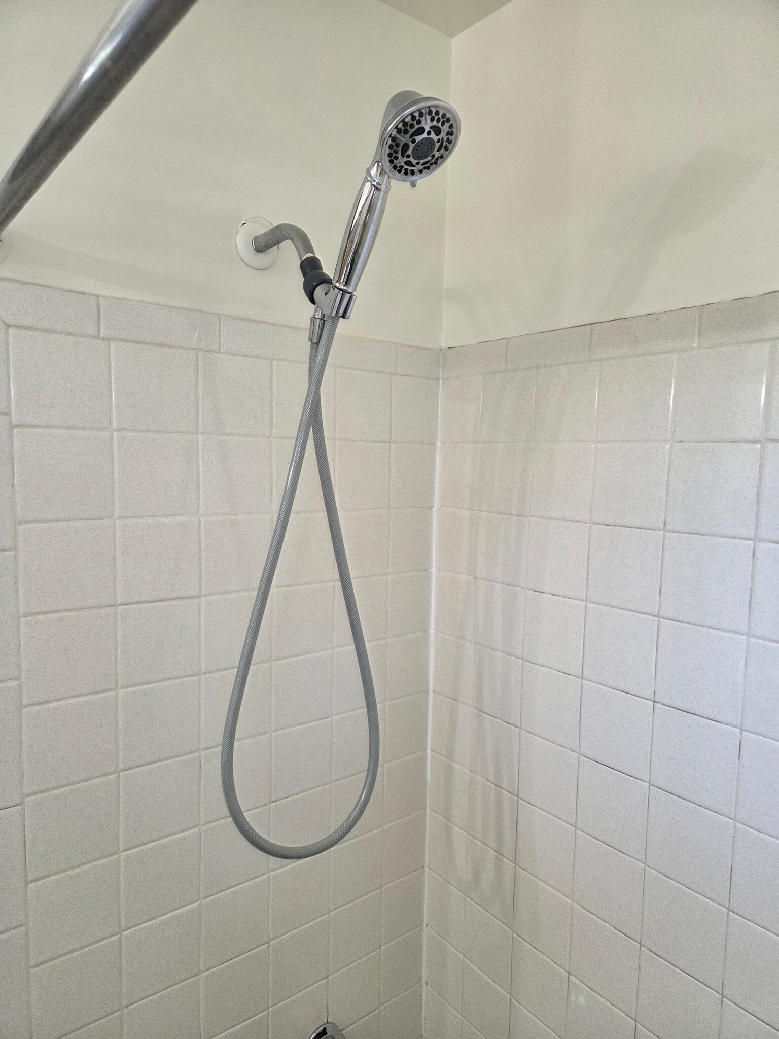 New modern shower head. - 102 Stonecrest